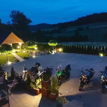 Dwor Bysina Villa Myslenice Bagian luar foto